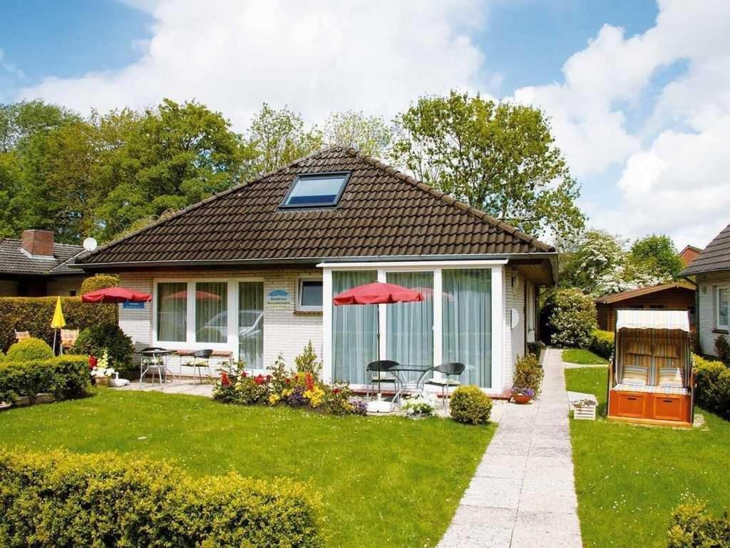 Die kleine Krabbe 2 in Neuharlingersiel Buitenkant foto
