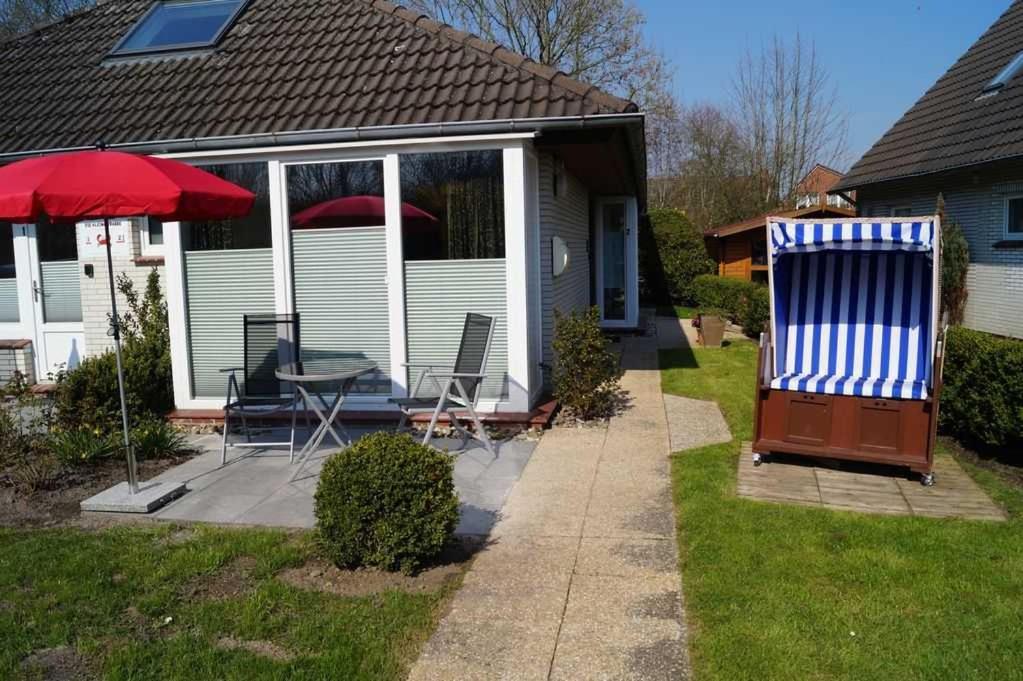 Die kleine Krabbe 2 in Neuharlingersiel Buitenkant foto